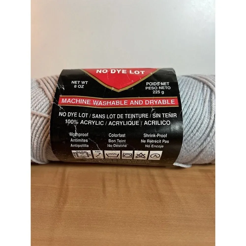 Red Heart Super Saver Yarn Light Gray No Dye Lot 4 Ply Worsted 8oz Yarn New